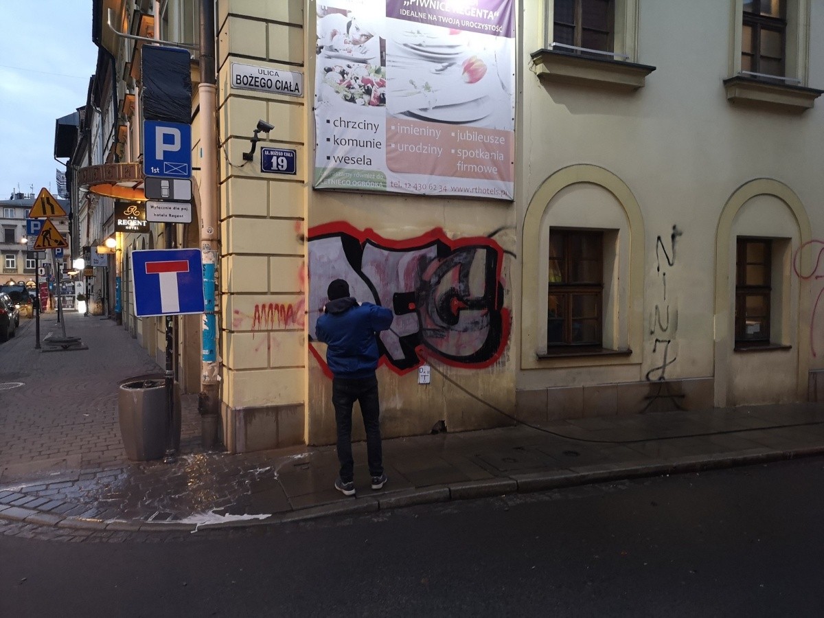usuwanie-graffiti-bozego-ciala-krakow.jpg